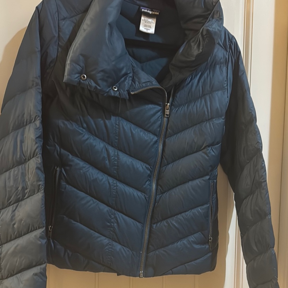 Patagonia Blue Puffer Jacket with High Collar and Asymmetrical Zipper
